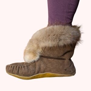 Suede & Fur Woman's Traditional Quality Moccasins Size 8/8.5